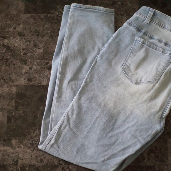 Light Skinny Jeans - Picture 2 of 5